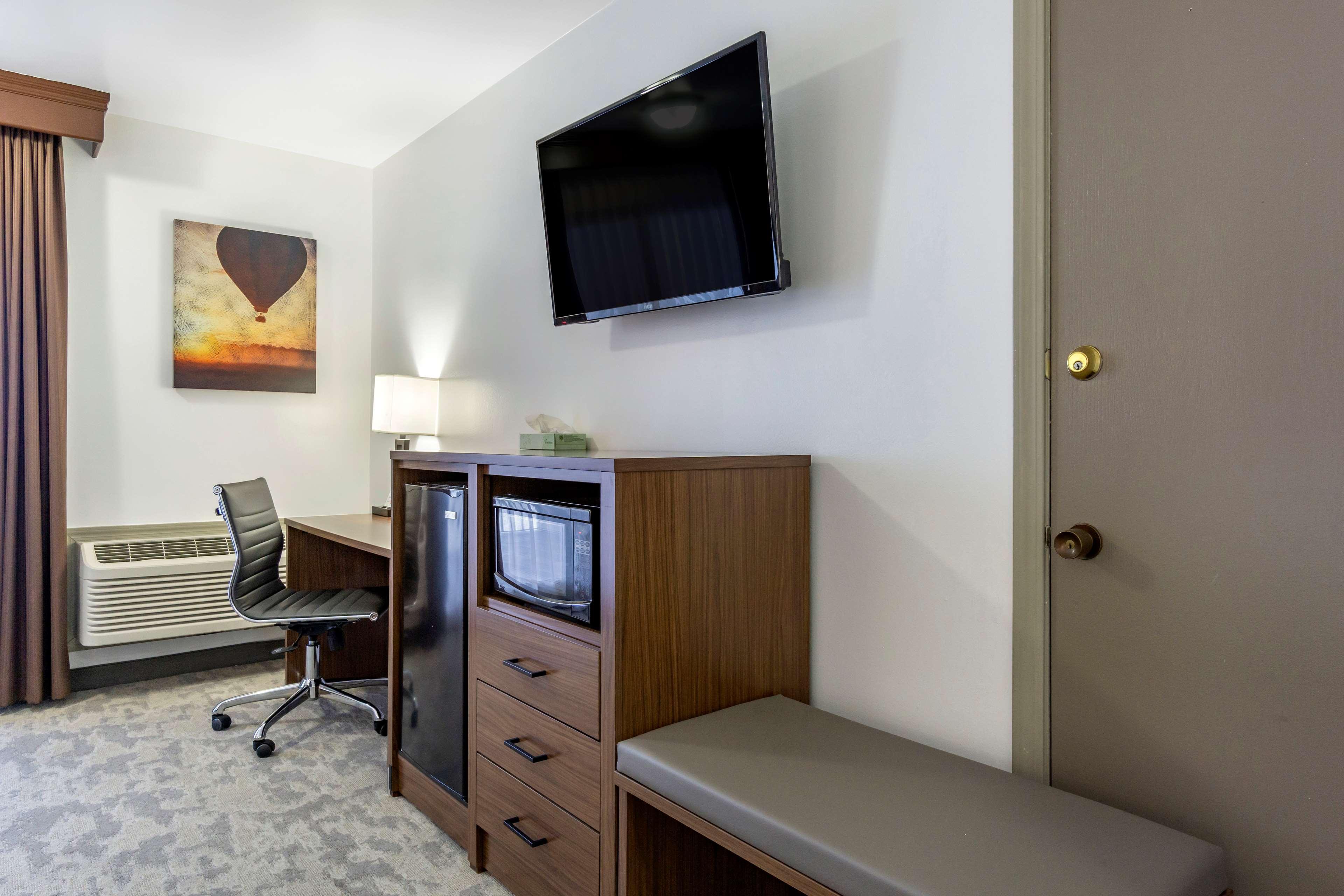 Best Western Plus Lake Front Hotel Moses Lake Exterior photo