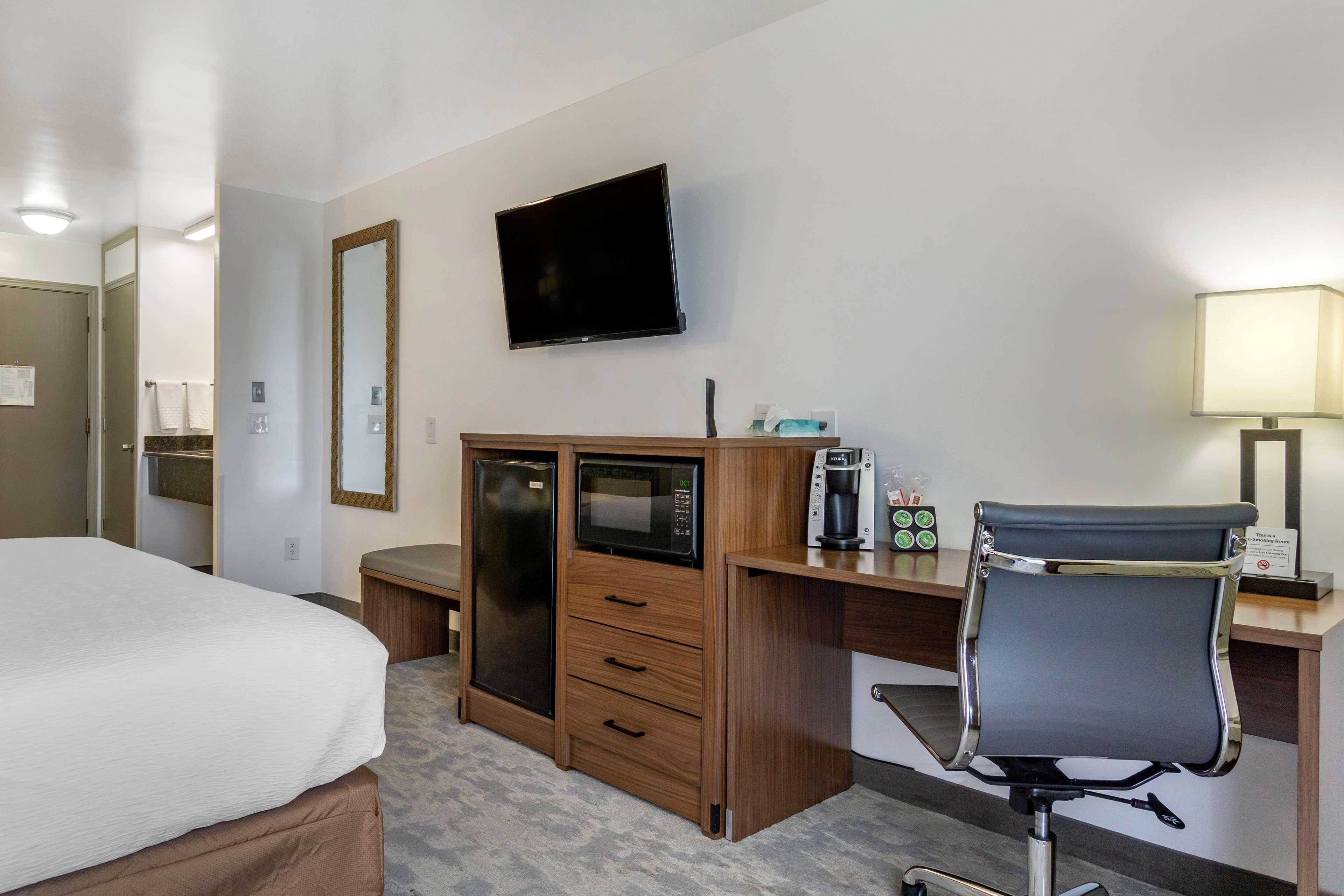 Best Western Plus Lake Front Hotel Moses Lake Exterior photo